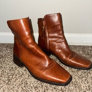 COGNAC SAM EDELMAN LEATHER BOOTIES